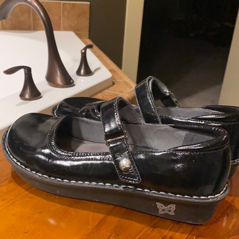 Black Patent Alegria